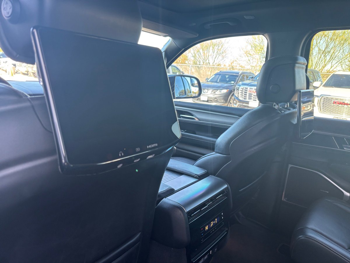 Used 2023 Jeep Wagoneer Series II image 8