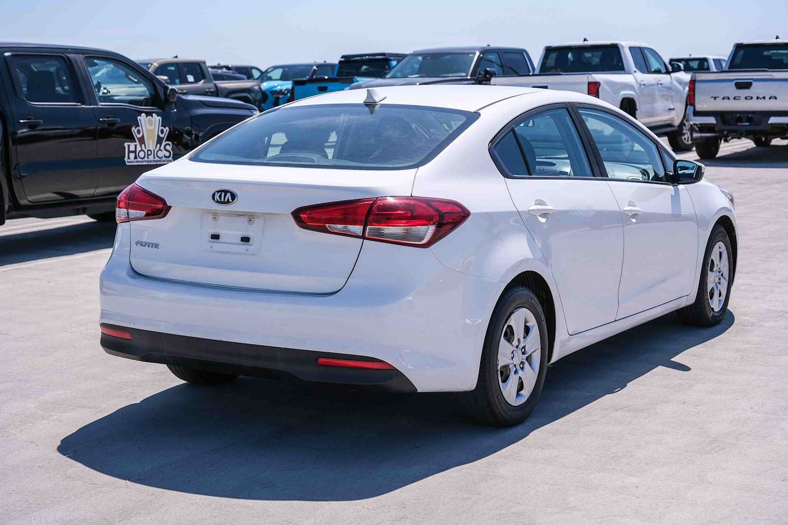 Used 2017 Kia Forte LX FWD image 4