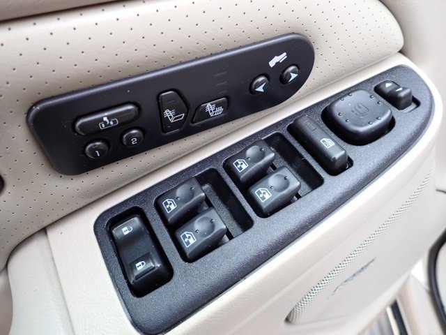 Used 2005 Cadillac Escalade AWD image 17