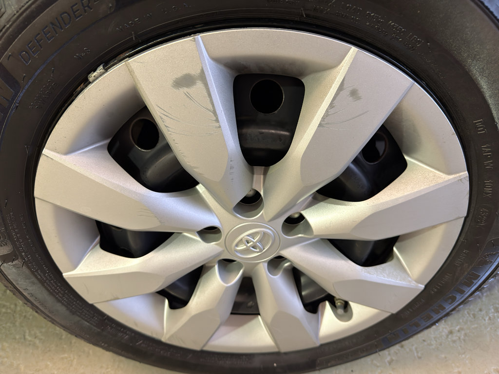 Used 2015 Toyota Corolla LE image 36