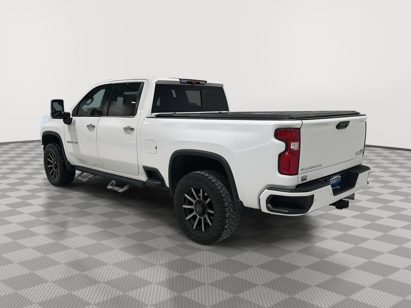 Used 2023 Chevrolet Silverado 2500 High Country image 3
