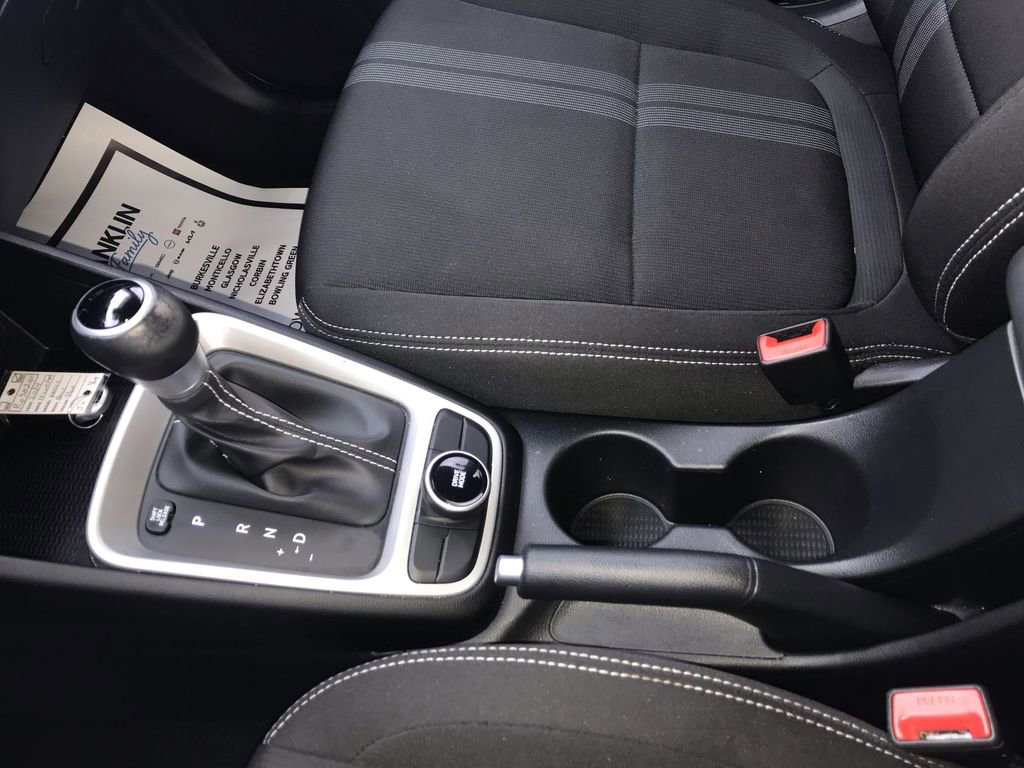 Used 2024 Hyundai Venue SEL image 20