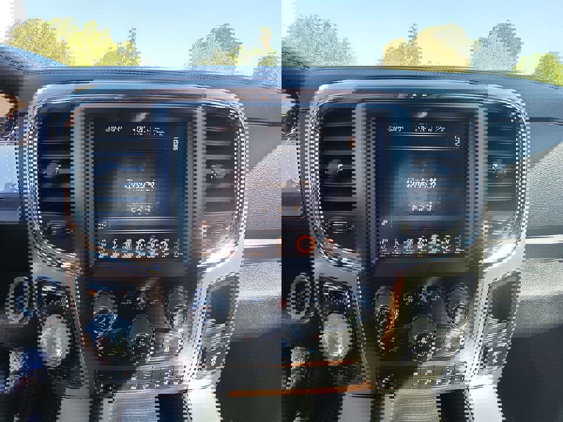 Certified 2016 RAM 1500 Laramie w/ Convenience Group image 17