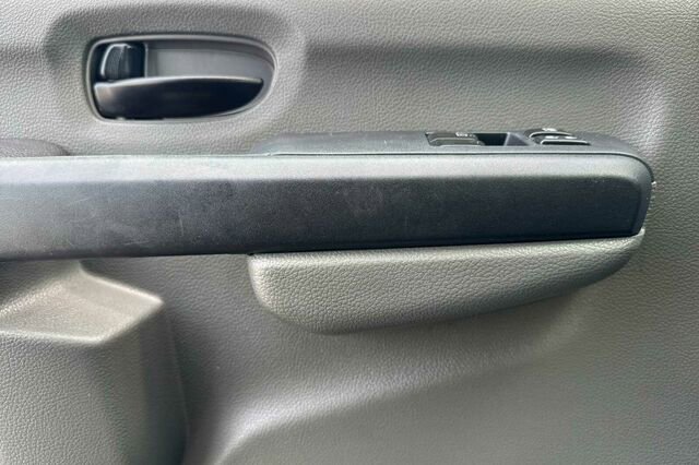 Used 2019 Nissan NV 3500 SV w/ Back Door Glass Package image 11