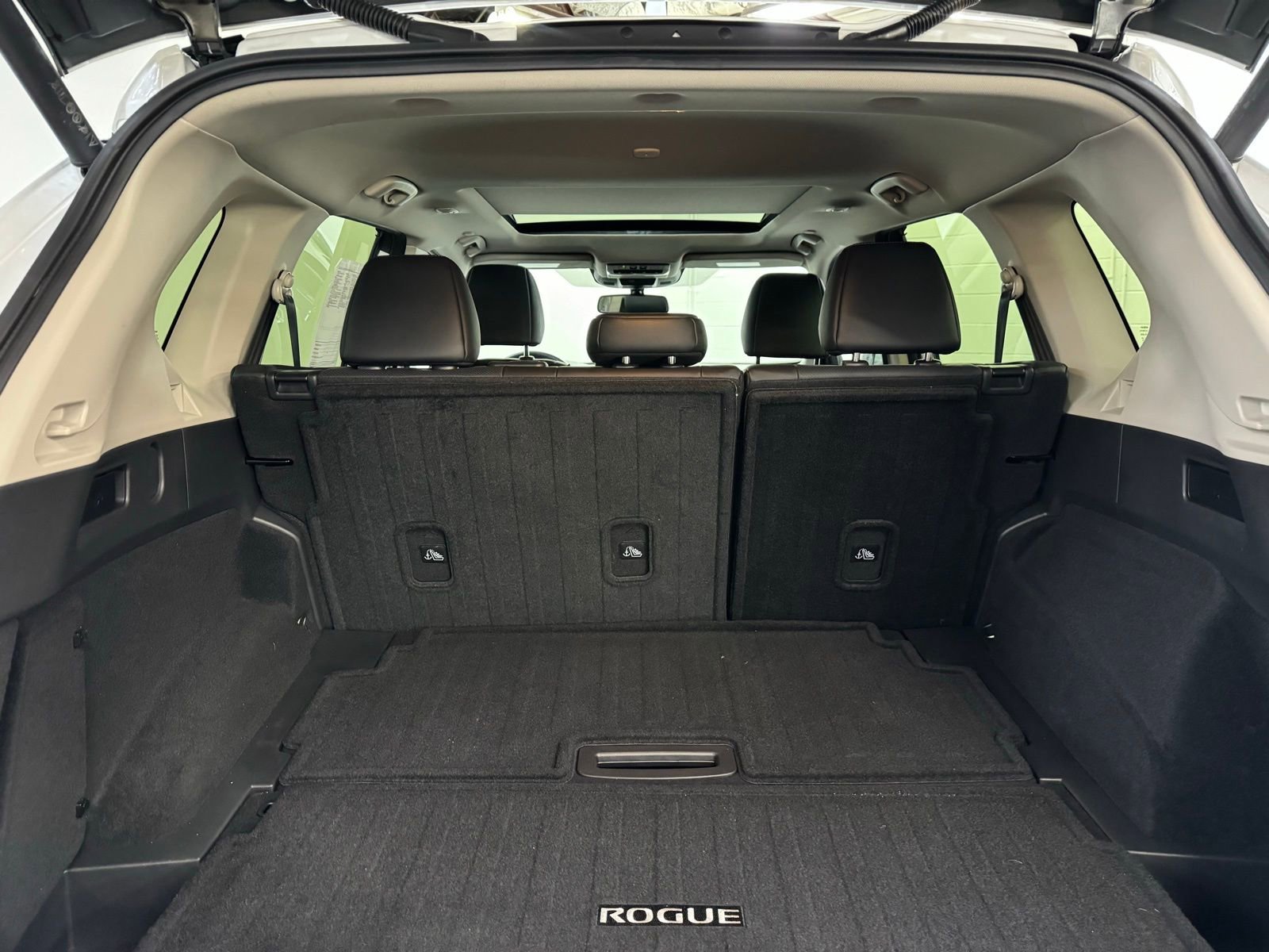 Certified 2024 Nissan Rogue Platinum w/ Platinum Premium Package image 31