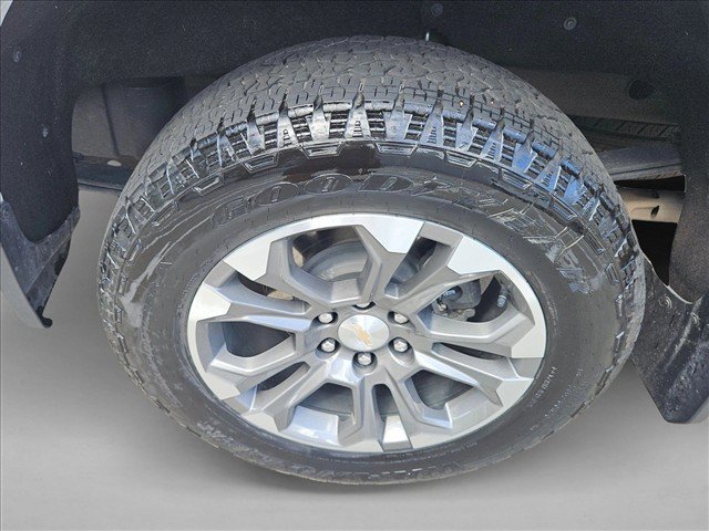 Used 2025 Chevrolet Silverado 1500 High Country w/ Technology Package AWD/4WD image 23