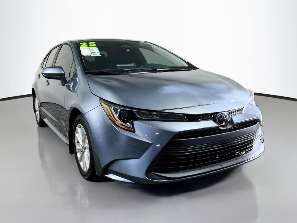 Used 2025 Toyota Corolla LE w/ LE Premium Package FWD image 1