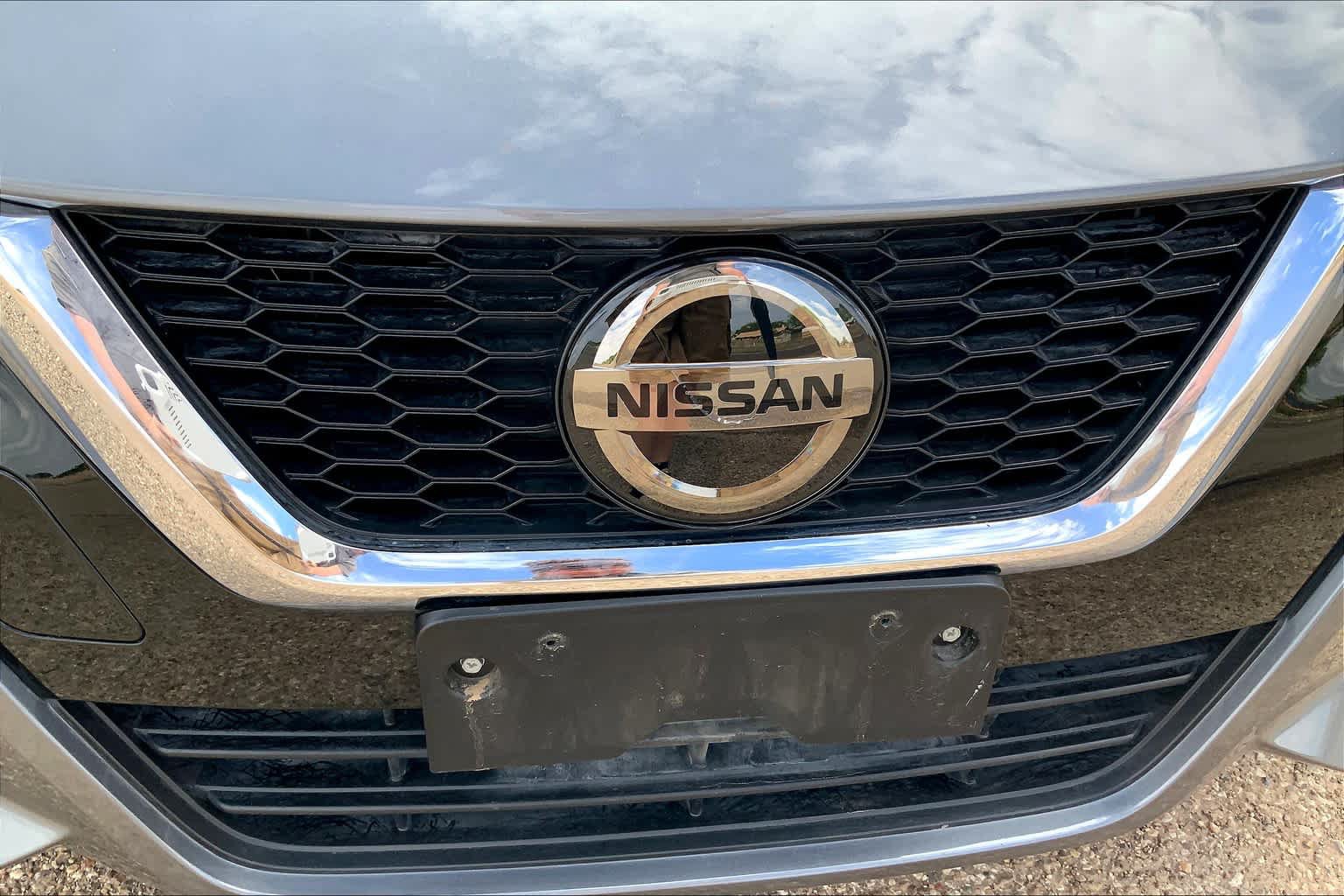 Used 2020 Nissan Versa S FWD image 29