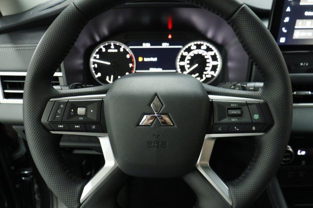 New 2026 Mitsubishi Outlander SE FWD image 8