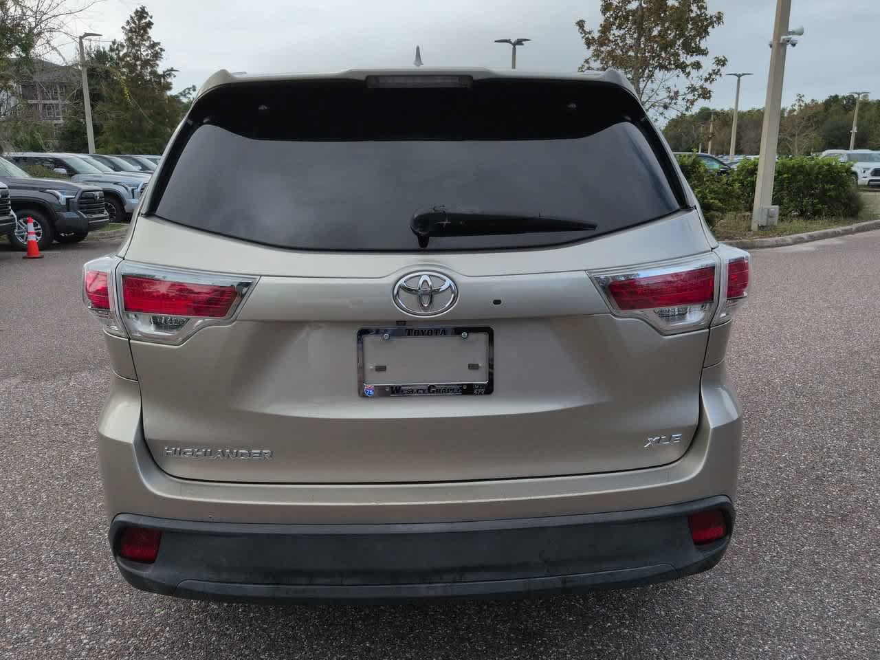 Used 2015 Toyota Highlander XLE FWD image 5