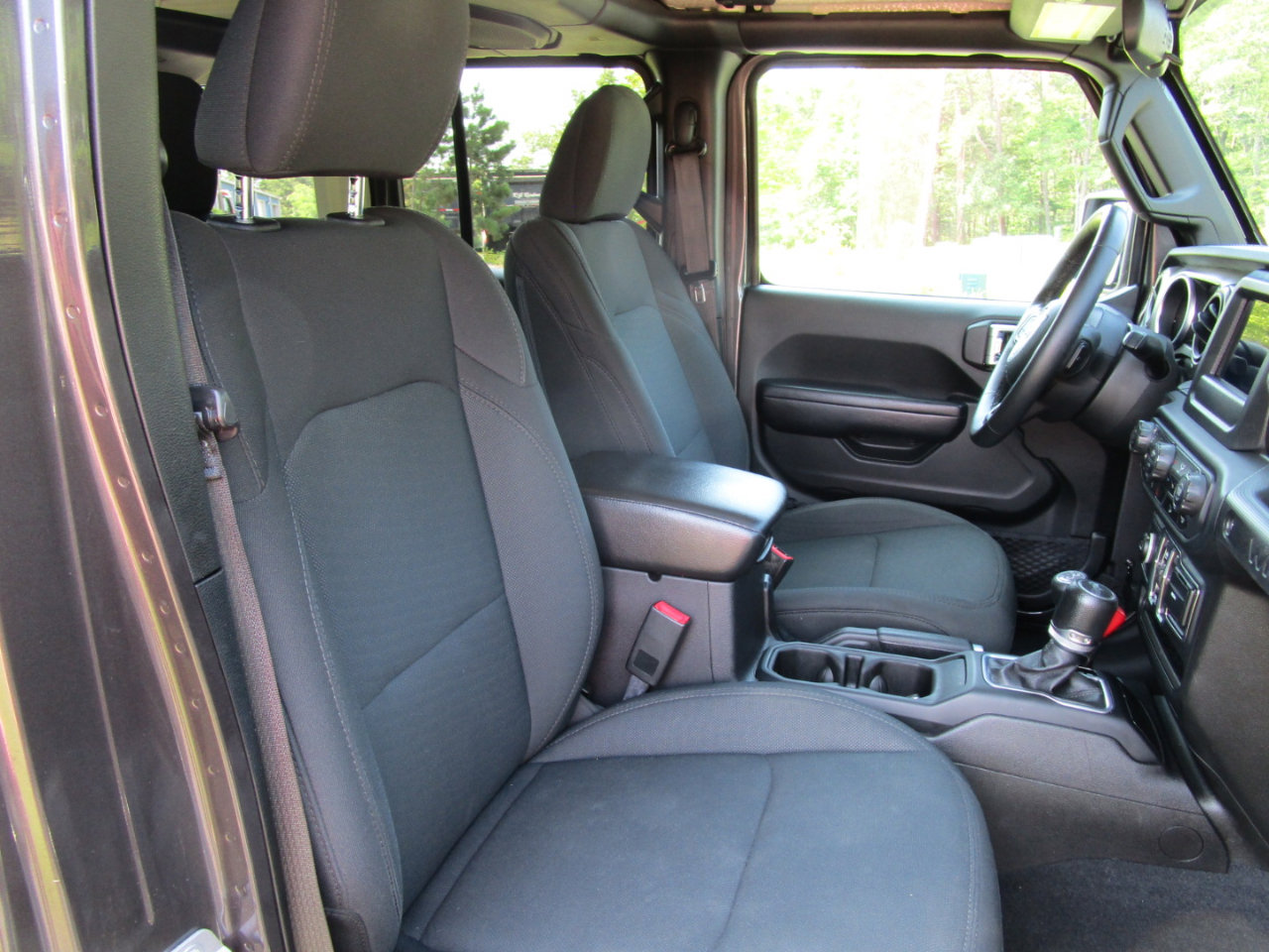 Used 2018 Jeep Wrangler Unlimited Sport S image 9