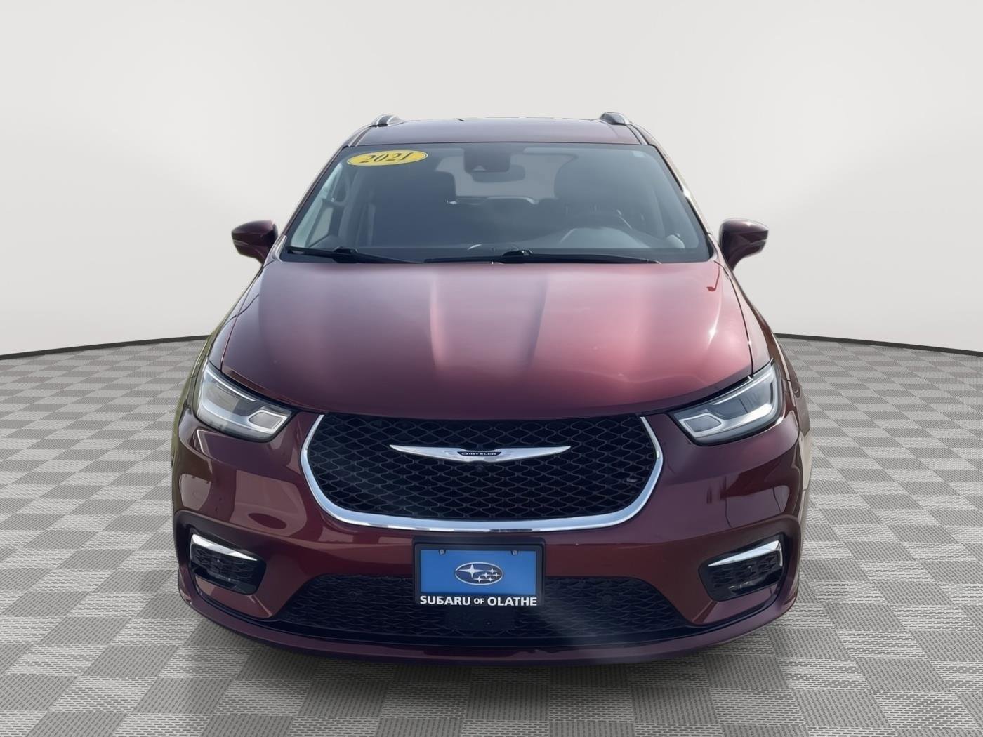 Used 2021 Chrysler Pacifica Touring-L w/ Premium & Safety Sphere Group AWD/4WD image 2