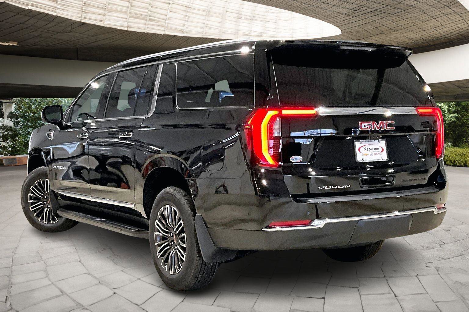 New 2026 GMC Yukon XL Elevation image 3