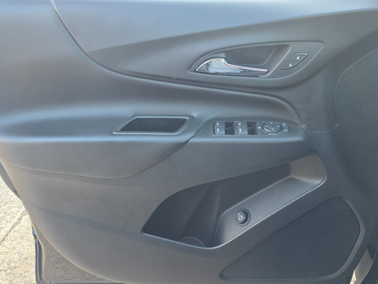 Used 2022 Chevrolet Equinox LT image 11