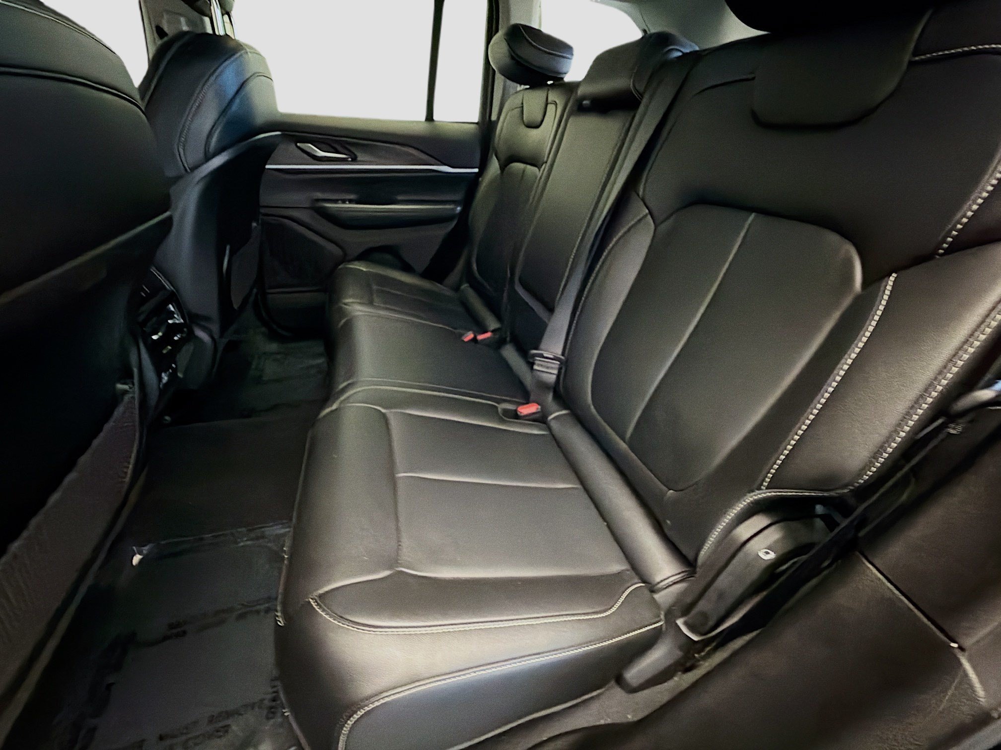 Used 2023 Jeep Grand Cherokee Limited RWD image 13