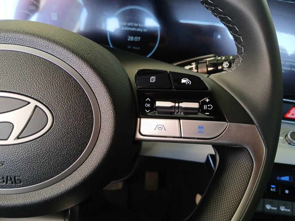 New 2026 Hyundai Elantra Limited FWD image 20