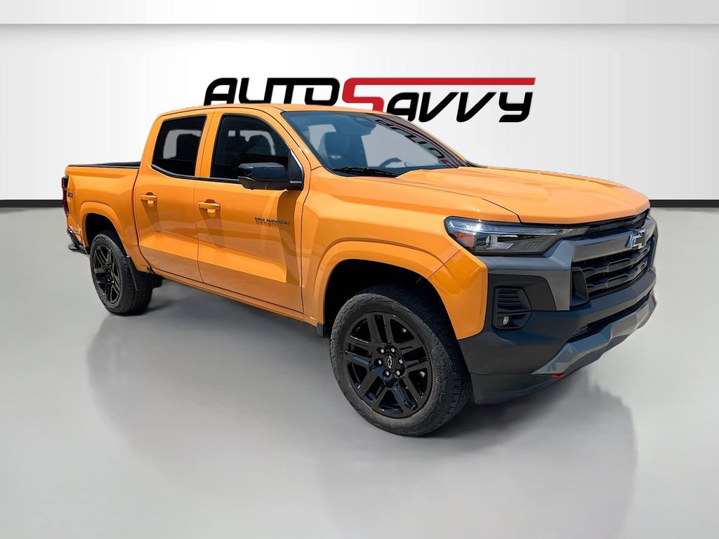 Used 2025 Chevrolet Colorado Z71 w/ Technology Package AWD/4WD image 1