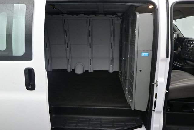 Used 2023 Chevrolet Express 2500 Extended RWD image 13