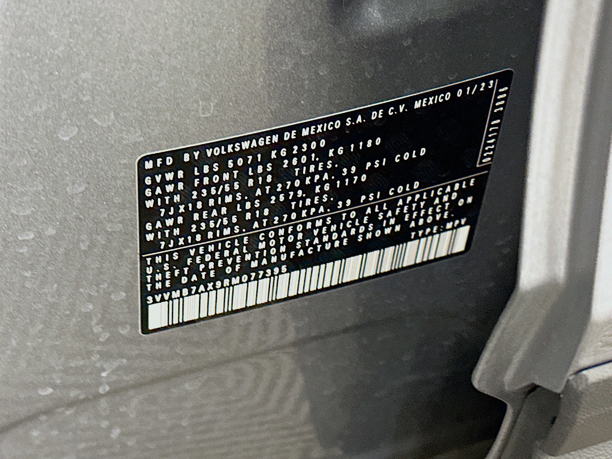 Used 2024 Volkswagen Tiguan SE w/ Panoramic Sunroof Package image 12