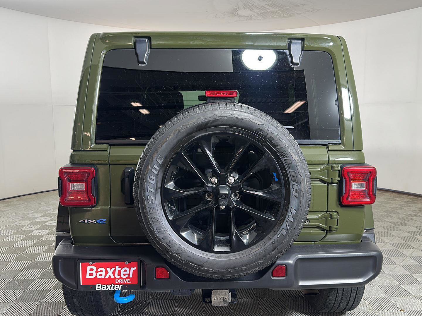 Used 2023 Jeep Wrangler Sahara w/ Cold Weather Group image 19
