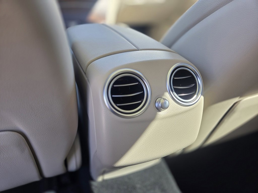 Used 2022 Mercedes-Benz GLC 300 4MATIC w/ Multimedia Package Lite image 22