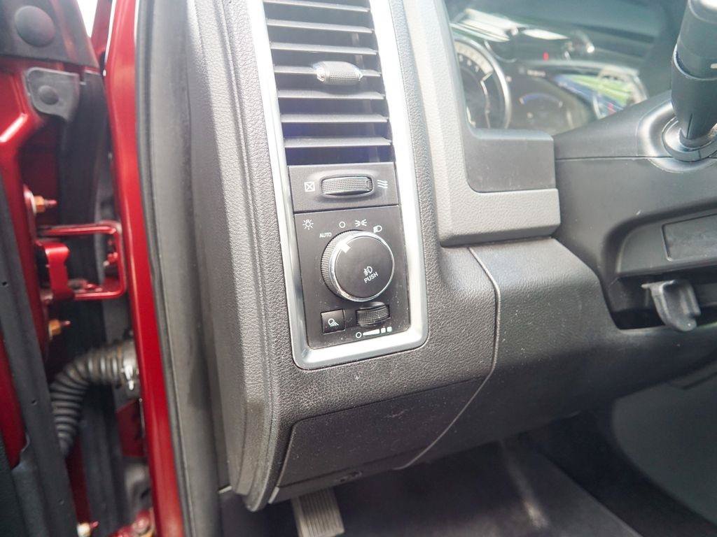 Used 2017 RAM 1500 Big Horn RWD image 17