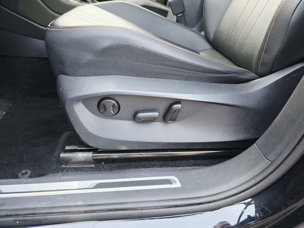 Used 2024 Volkswagen Tiguan Wolfsburg Edition image 37