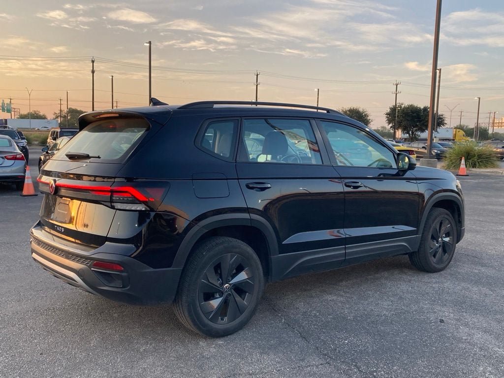 Used 2025 Volkswagen Taos S FWD image 5