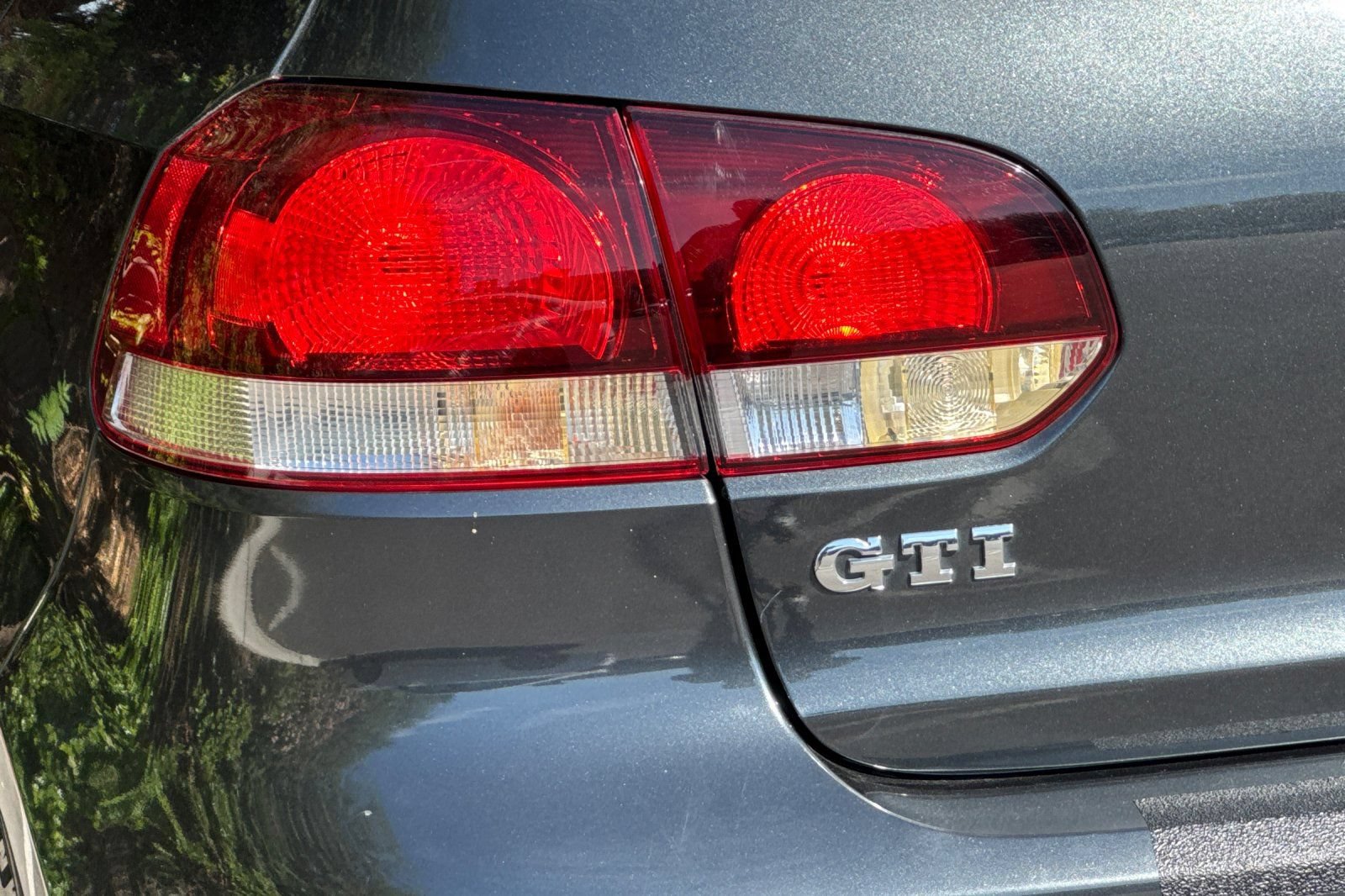 Used 2012 Volkswagen Golf 4-Door FWD image 27