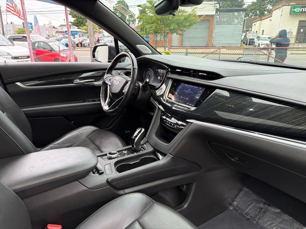 Used 2022 Cadillac XT6 Premium Luxury w/ Technology Package AWD/4WD image 18