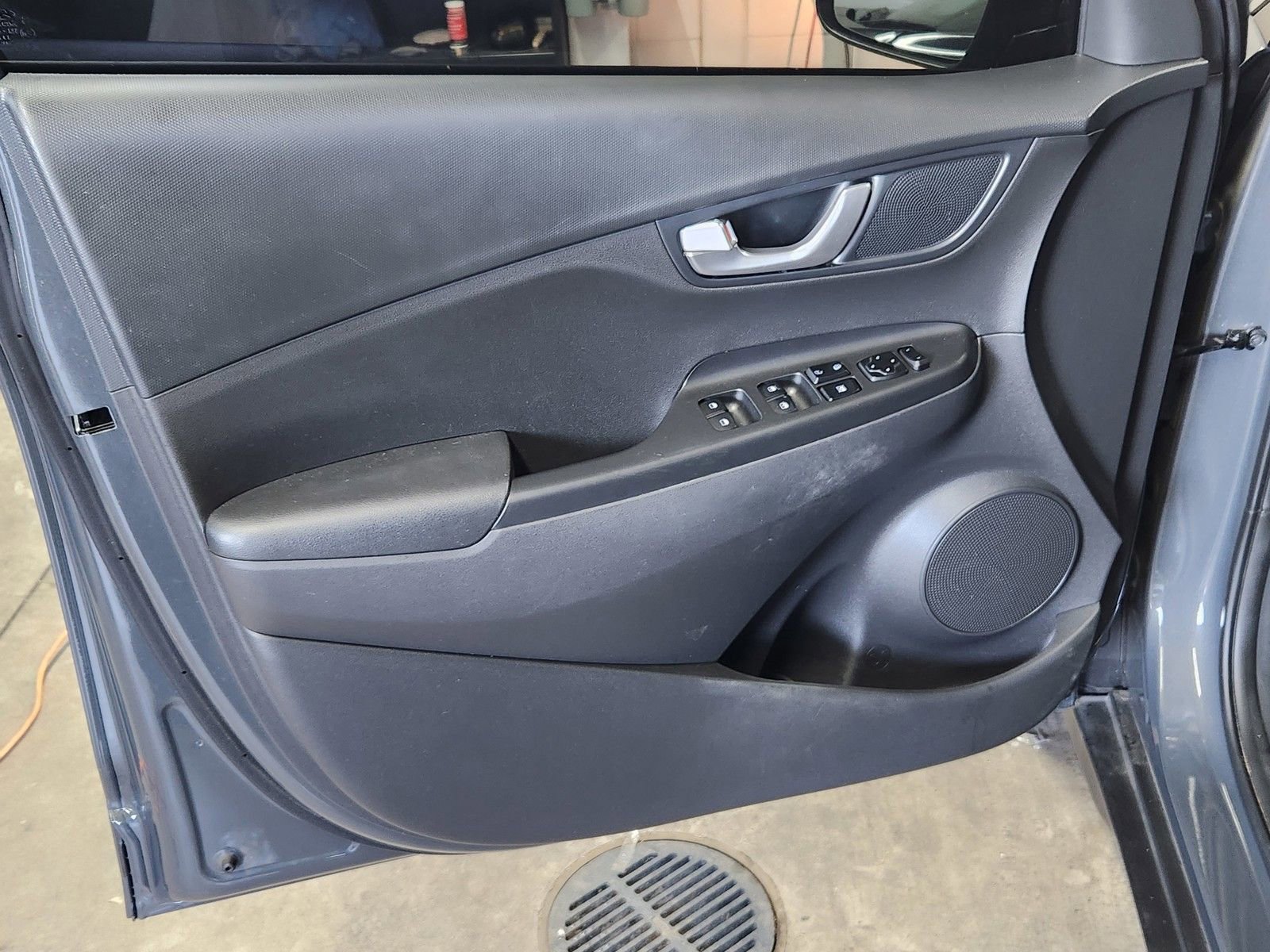 Used 2023 Hyundai Kona SEL w/ Convenience Package image 16