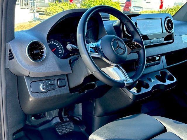 Used 2025 Mercedes-Benz Sprinter 3500 image 11