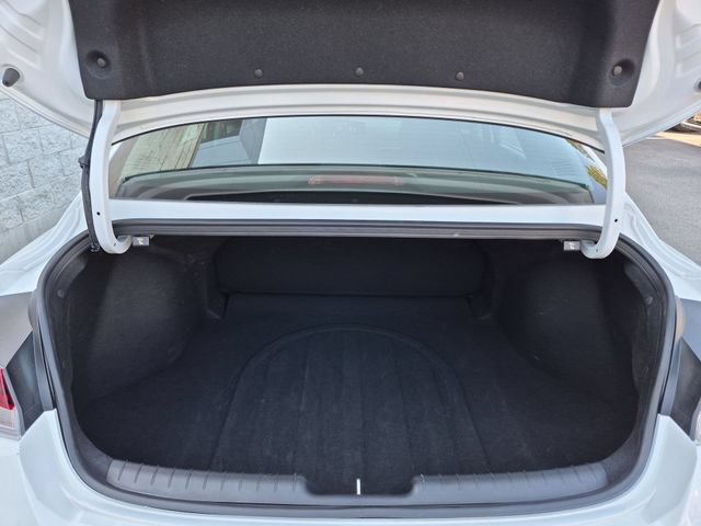 Used 2026 Hyundai Elantra Hybrid FWD image 24