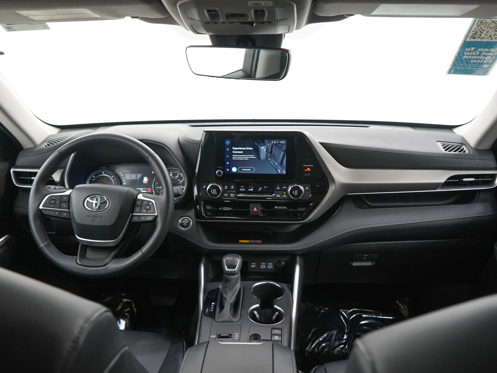 Used 2025 Toyota Highlander XLE AWD/4WD image 14
