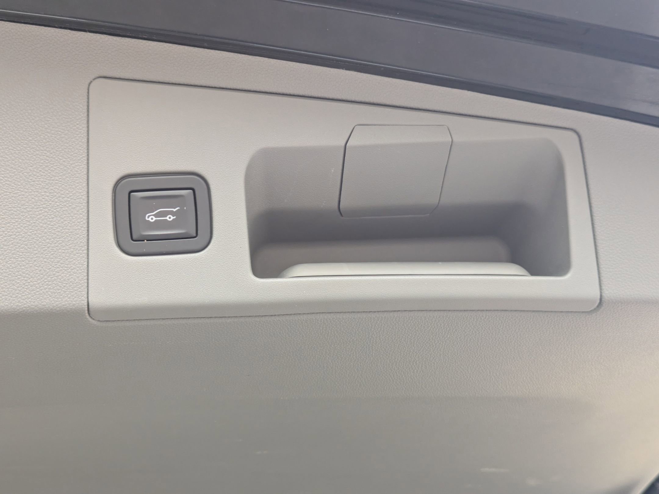 Used 2019 Cadillac XT5 Premium Luxury w/ Driver Assist Package image 34