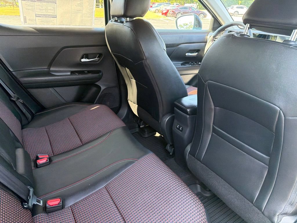 New 2026 Nissan Kicks SR FWD image 11
