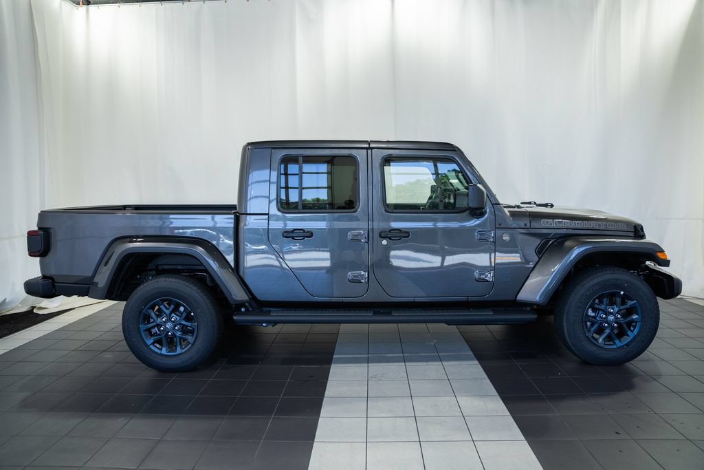 New 2026 Jeep Gladiator Sport AWD/4WD image 3