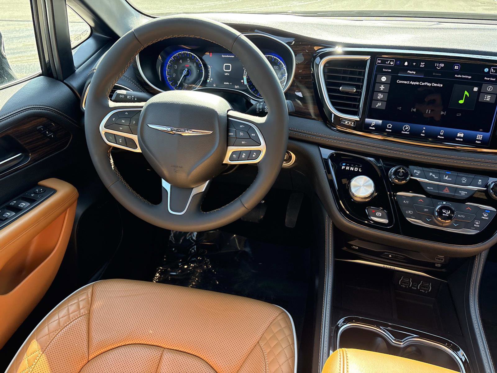 Used 2023 Chrysler Pacifica Pinnacle image 26