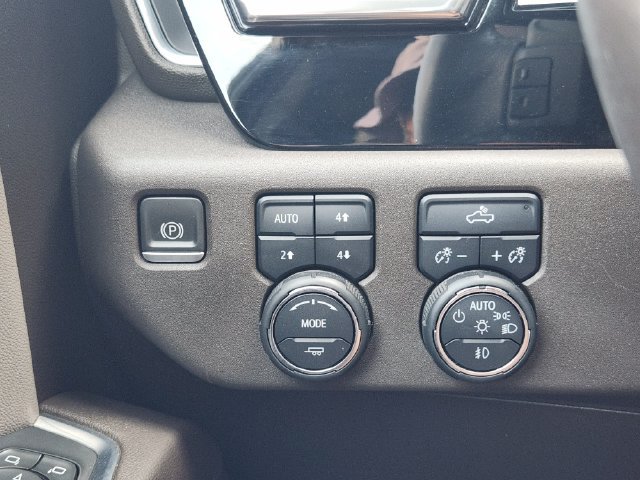 Used 2023 Chevrolet Silverado 1500 LT Trail Boss w/ Convenience Package II AWD/4WD image 23