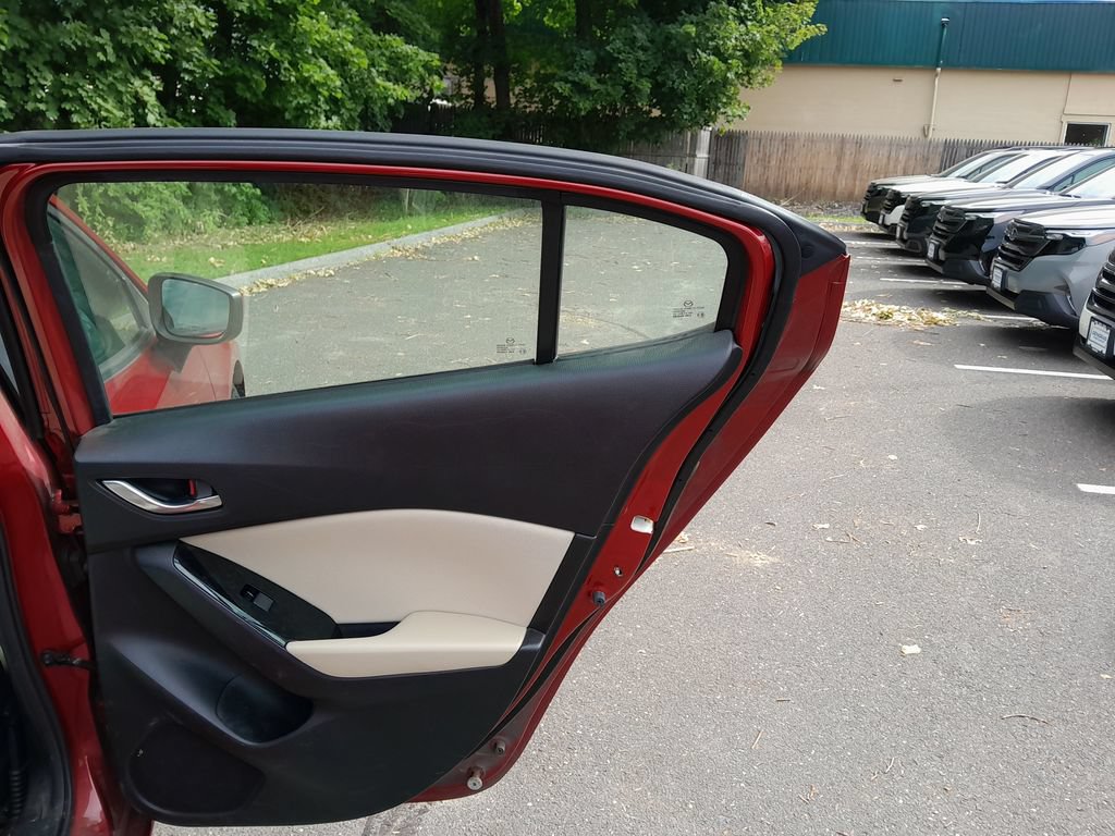 Used 2017 MAZDA MAZDA3 Sport FWD image 35