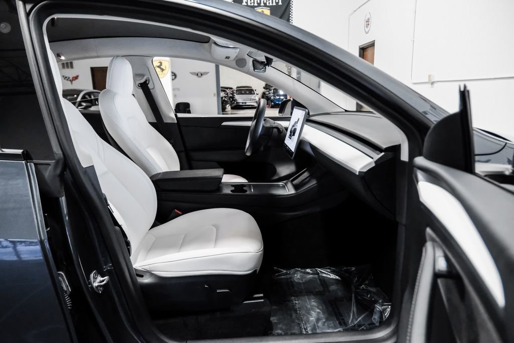 Used 2023 Tesla Model Y Long Range AWD/4WD image 34