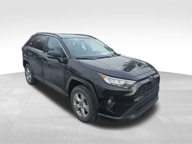 Used 2021 Toyota RAV4 XLE w/ Convenience Package image 8