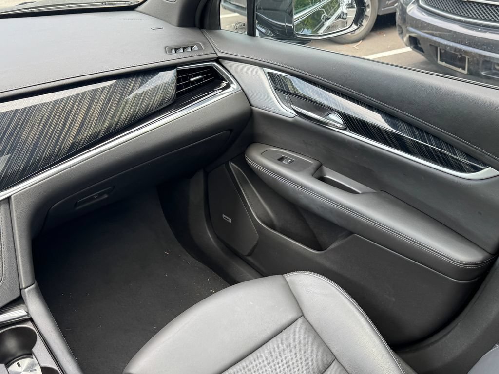 Used 2023 Cadillac XT6 Premium Luxury AWD/4WD image 15
