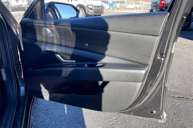 Used 2021 Hyundai Elantra SEL w/ Convenience Package image 19