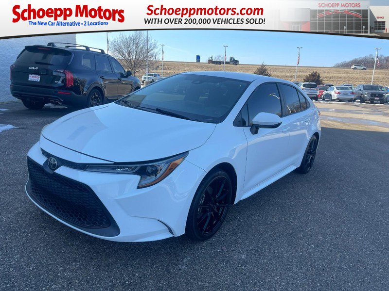 Used 2021 Toyota Corolla LE image 1