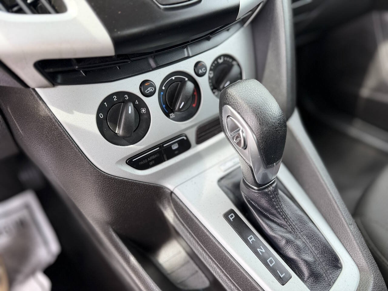 Used 2013 Ford Focus SE FWD image 16