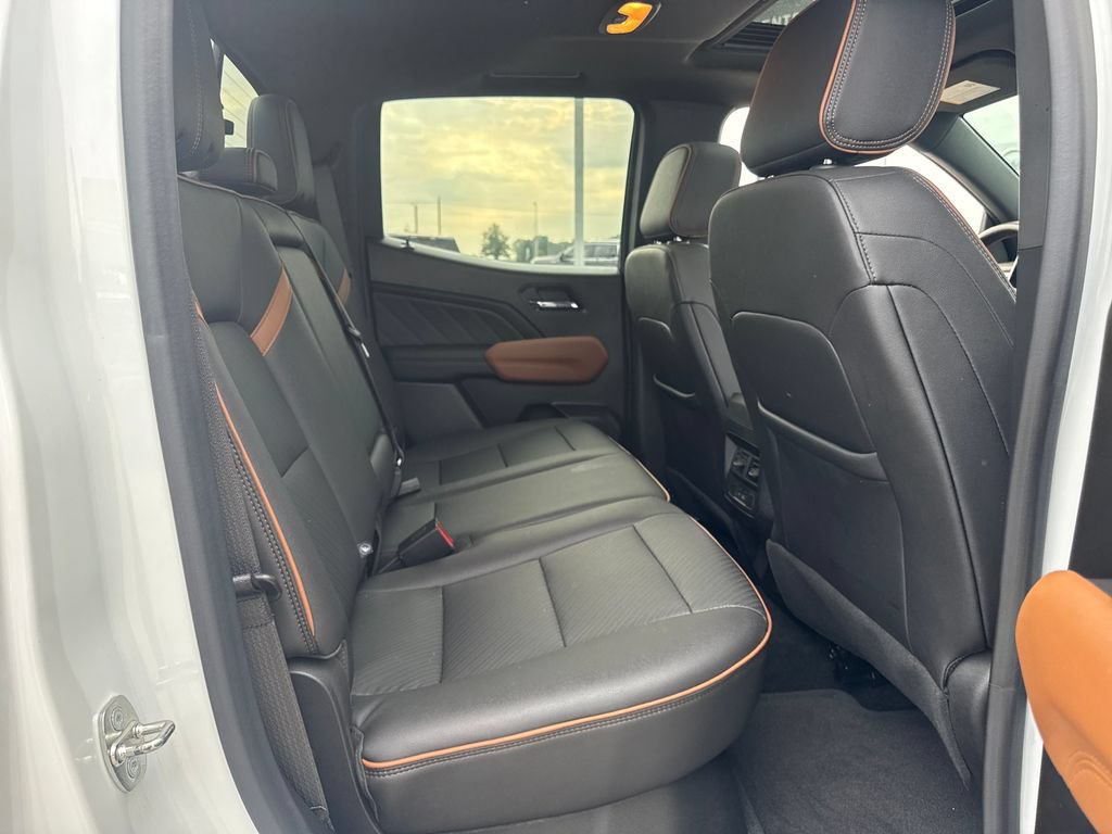 Used 2023 GMC Canyon AT4 w/ AT4 Premium Package AWD/4WD image 11