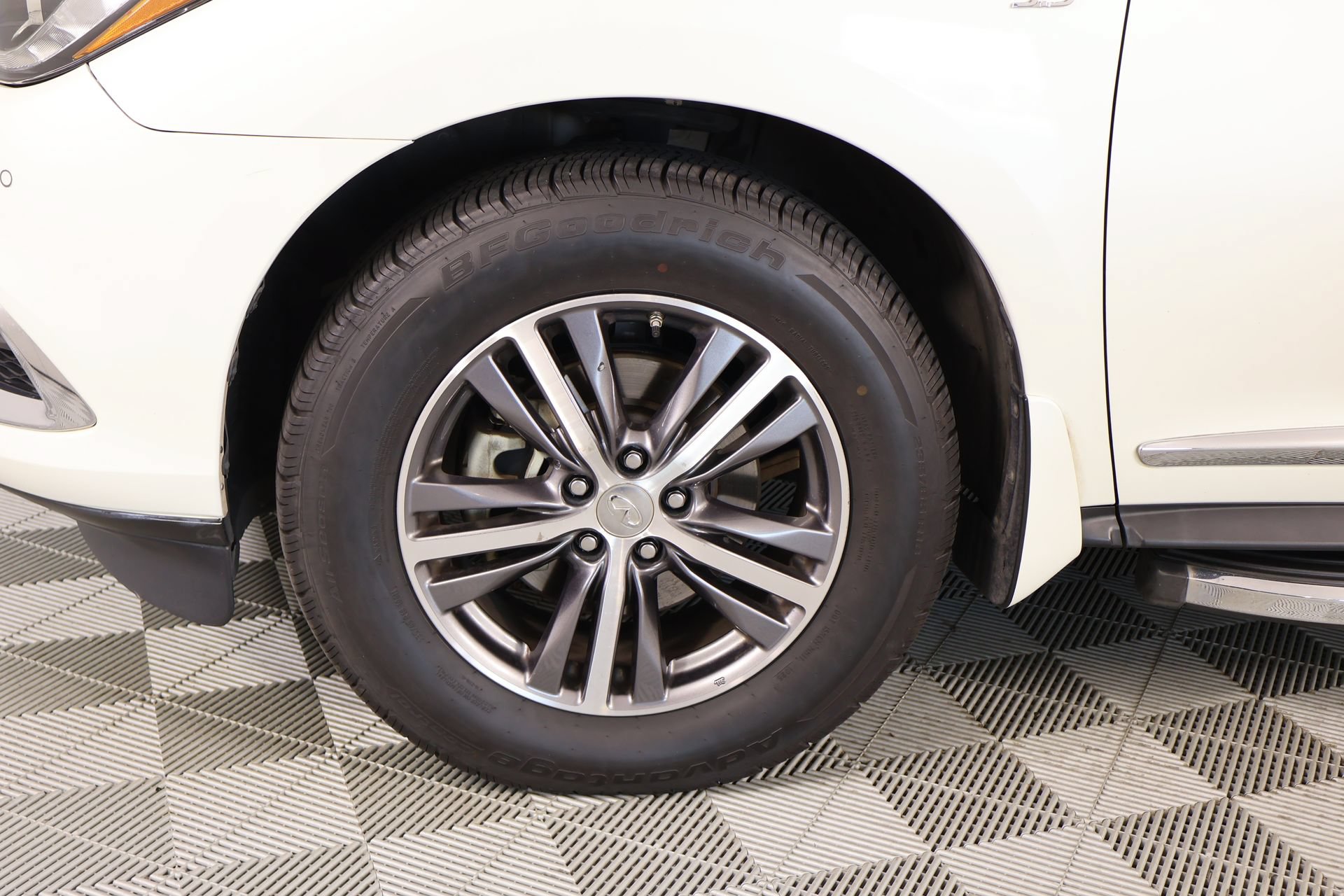 Used 2017 INFINITI QX60 Luxe w/ Premium Plus Package AWD/4WD image 20