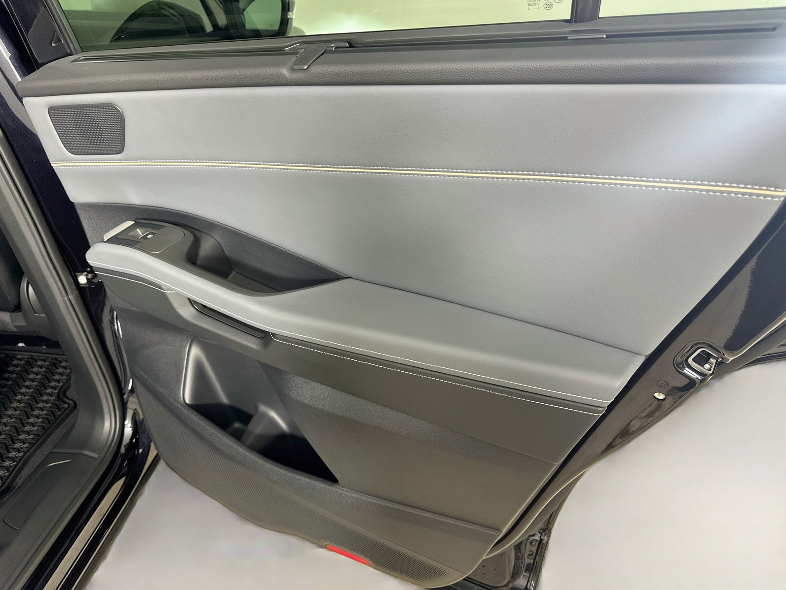 New 2027 Volkswagen Atlas SE AWD/4WD image 42