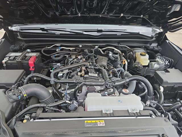 Used 2025 Toyota Tacoma SR5 AWD/4WD image 30